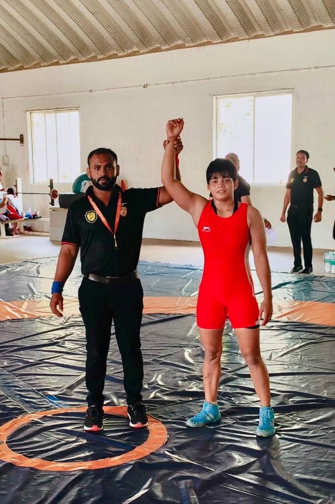 ## NEWS EXPRESS 18 | न्यूज एक्सप्रेस १८ विशेष बातमी पत्र **वेगाने… अचूक… तुमच्यापर्यंत!** रोहतकच्या राष्ट्रीय कुस्ती स्पर्धेसाठी अनुष्का हास्पेची महाराष्ट्र संघात निवड; ग्रामीण कन्येच्या जिद्दीला यशाचे बळ….